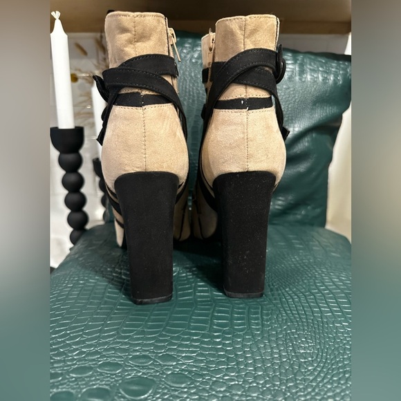 NWOB-Just Fab Suede Ankle Boots - Picture 6 of 6
